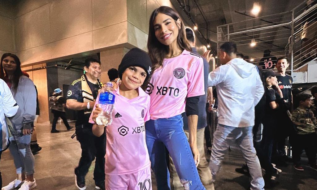 Alejandra Espinoza y su hijo Matteo
