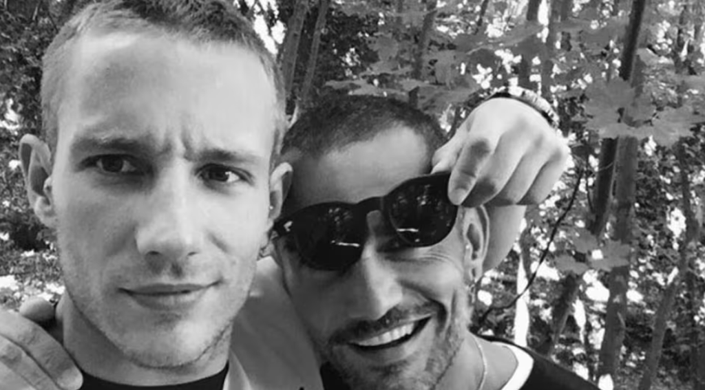 Una fotografía de Pablo junto a David 