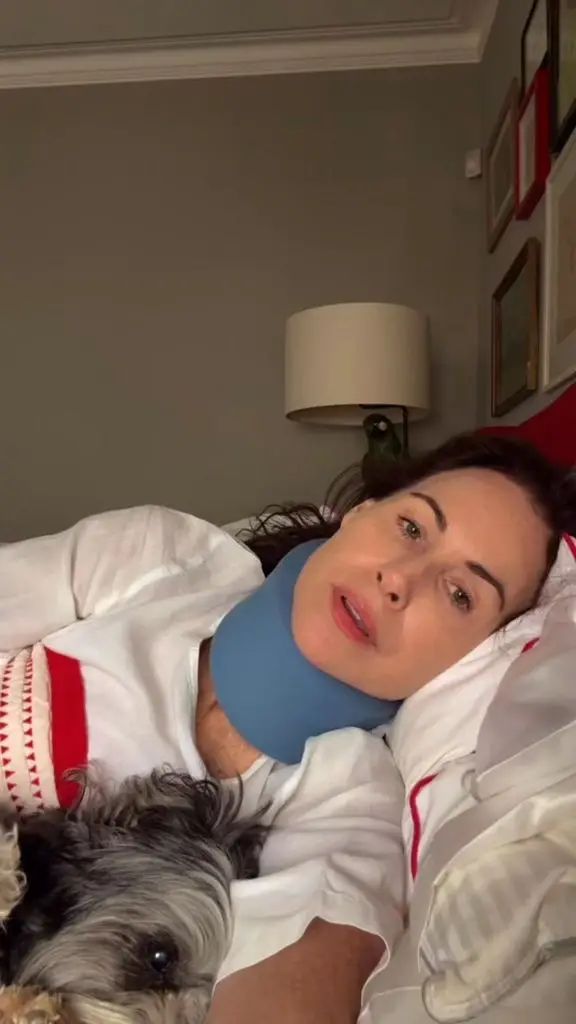 Minnie se torció el cuello en la colisión