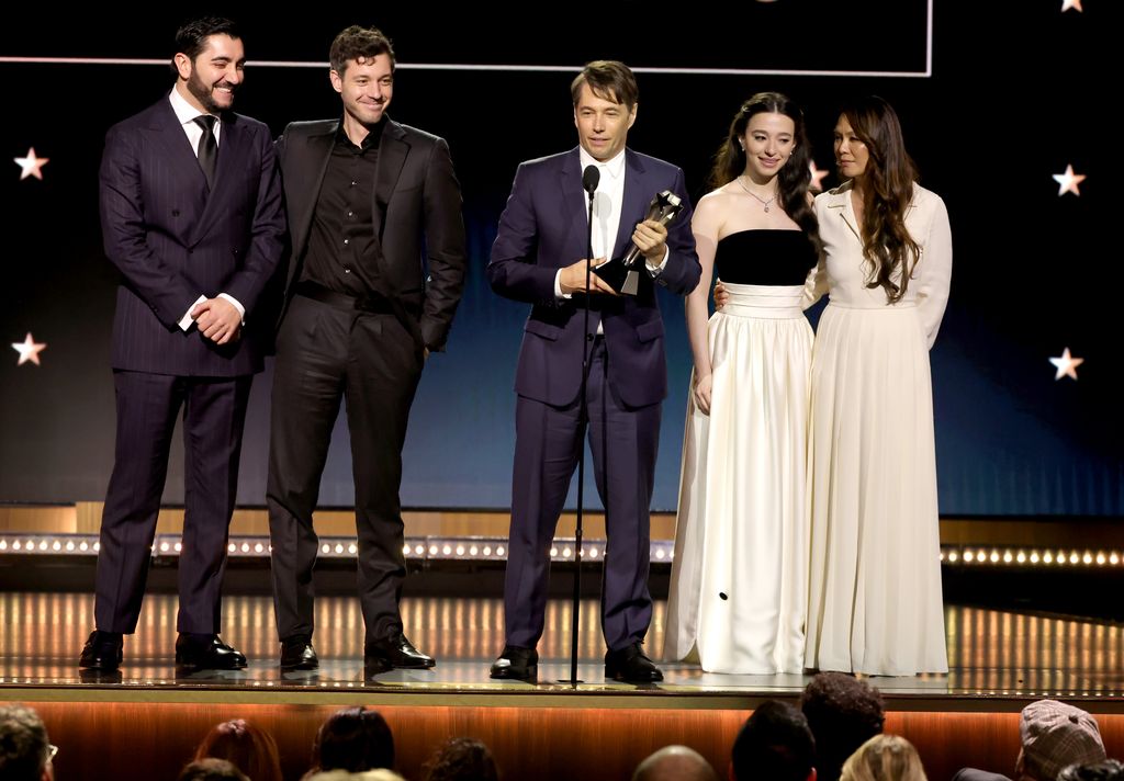 El equipo de 'Anora' se llevó el galardón a 'Mejor película'