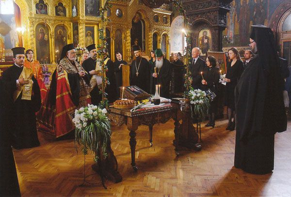 Los homenajes que se han celebrado en Bulgaria y en Marruecos han sido de carácter privado, sin embargo, el funeral que tendrá lugar en 'Los Jerónimos' el próximo 8 de junio contará con una amplia representación de personalidades de la vida política, empresarial y social, así como de miembros de otras casas reales europeas
