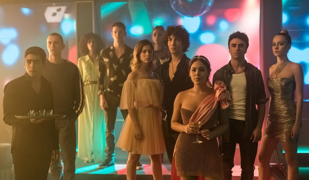 El reparto de Élite en una de las fiestas que lo cambió todo