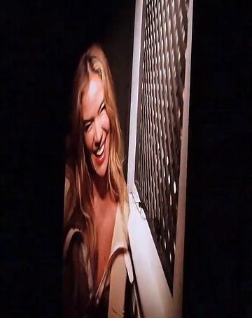 Karol G en el 'confesionario' de Rosalía en Los Ángeles 