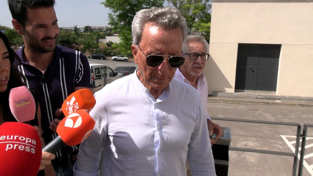 Ortega Cano, hundido, coincide con la madre y la hermana de Michu en el tanatorio