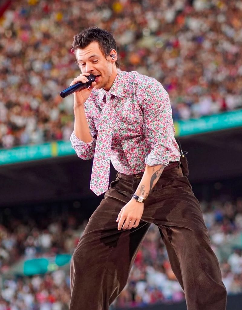 Harry Styles baila al son de su disco más reciente.