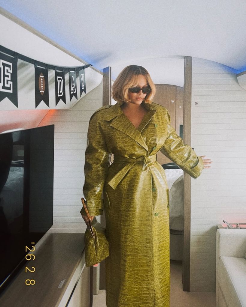 Beyoncé (44) se corta su famosa melena XL y estrena el 'bob' rubio más ...