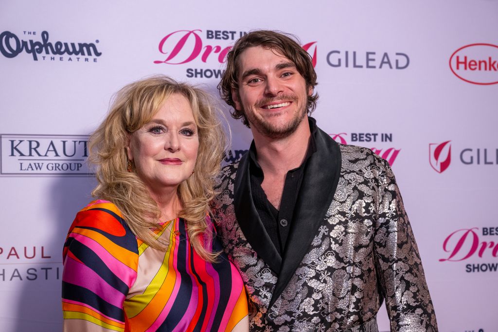 RJ Mitte mantenía una relación muy estrecha con su madre, Dyna, de quien no estaba dispuesto a distanciarse pese a las supuestas tensiones con su prometida, Kennedy Suare