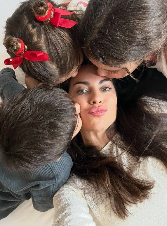 Melissa Jiménez con sus tres hijos