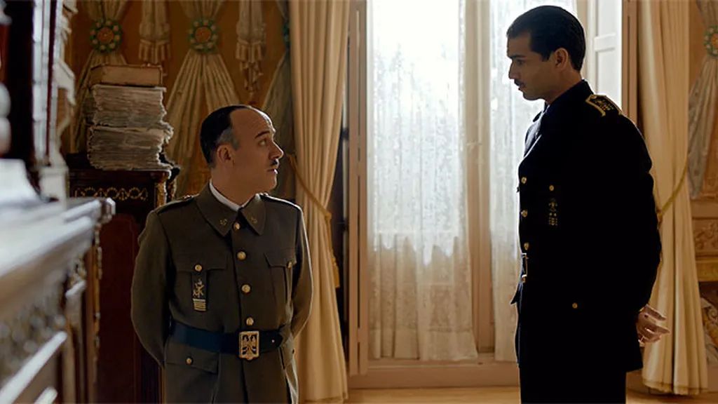 En 'Lo que escondían sus ojos' Javier Gutiérrez da vida a Franco