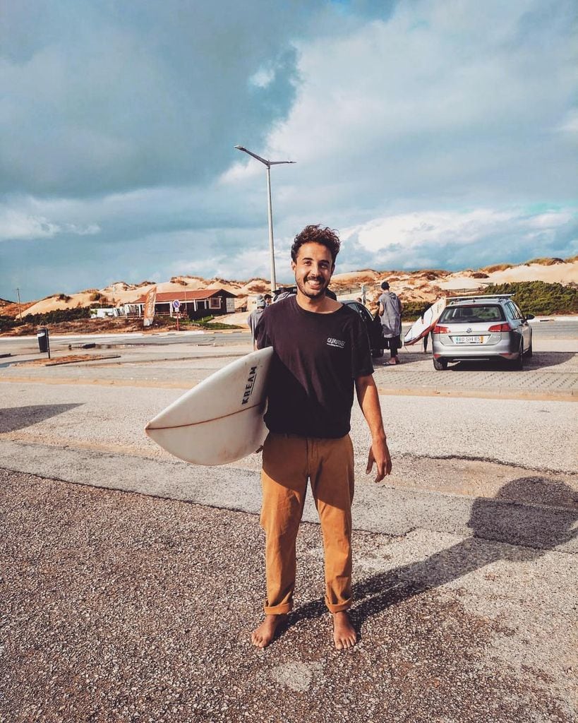 Practicando su deporte favorito en un viaje fuera de España