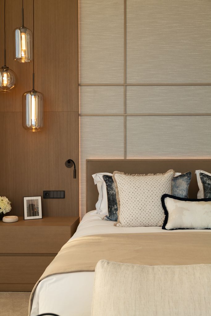 Un dormitorio despejado, con lo justo, favorece el descanso según el Feng Shui