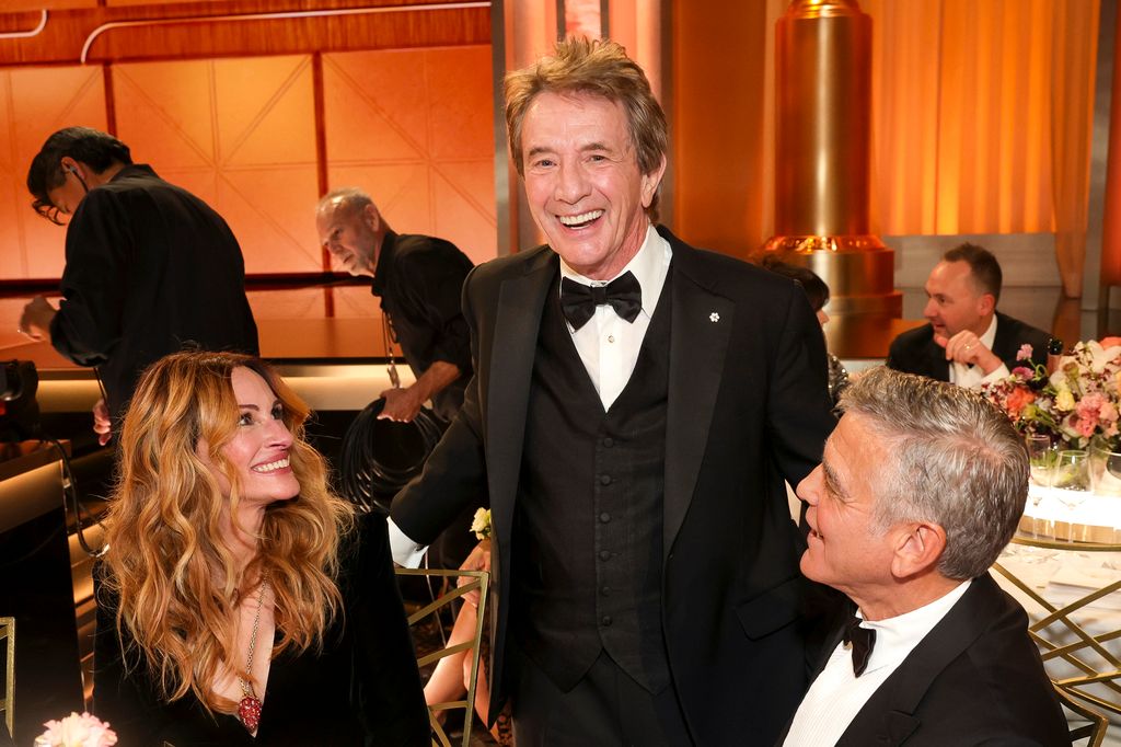 Julia Roberts, Martin Short y George Clooney se lo pasan en grande en la ceremonia de los Globos de Oro