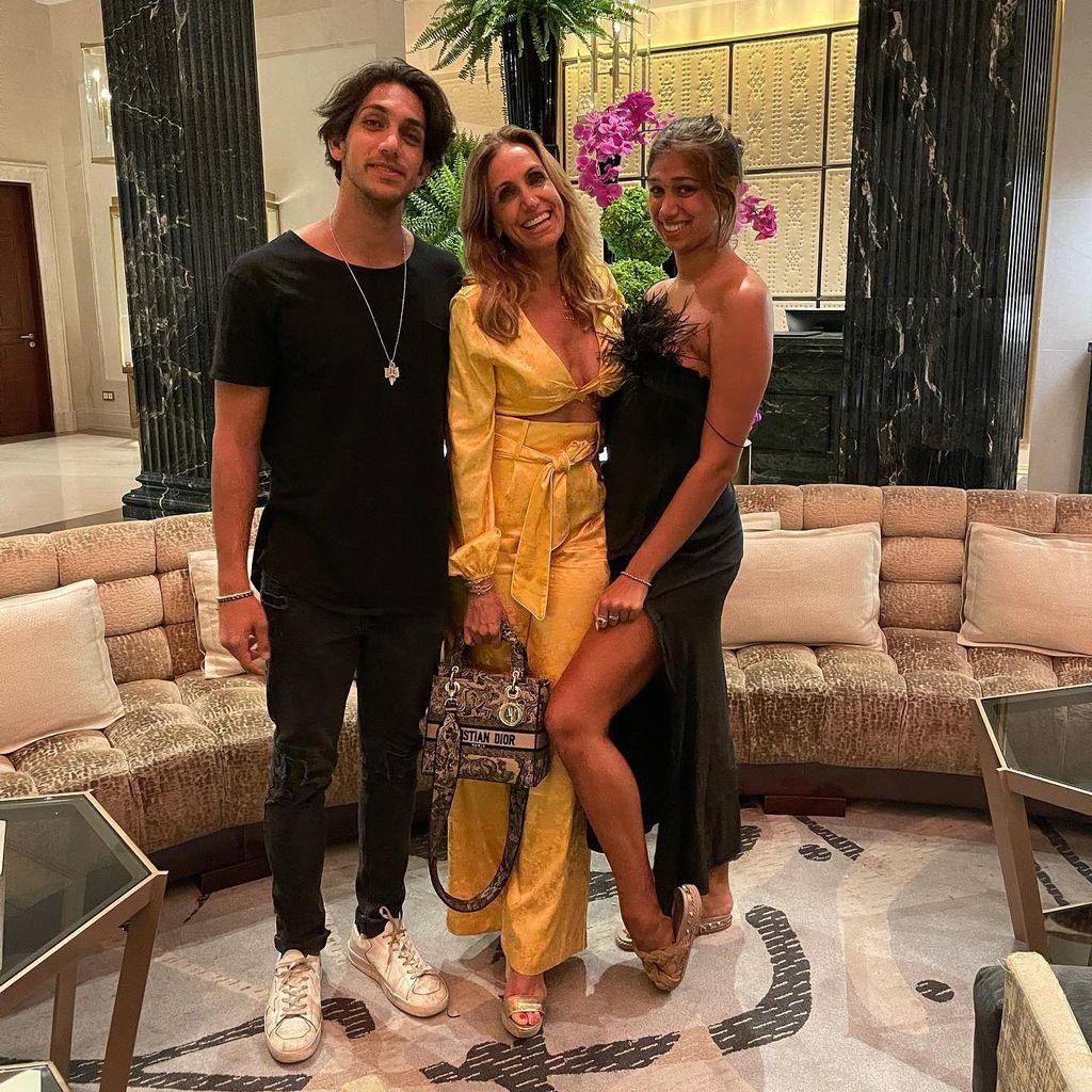 Lili Estefan con sus hijos Lorenzo y Lina