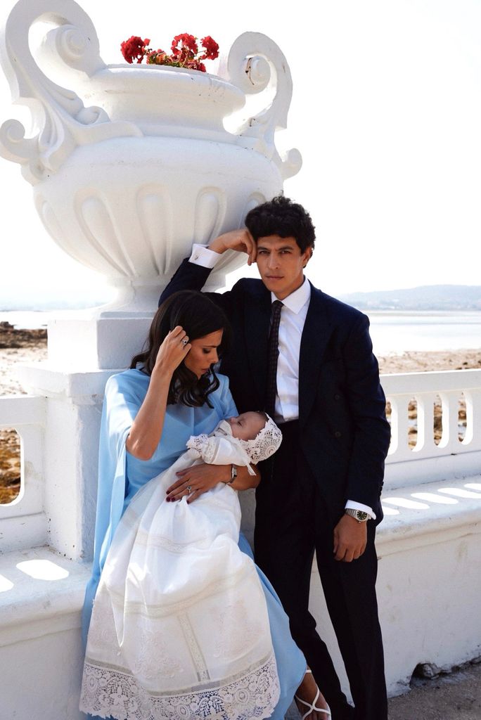 Nacho Yanes y Laura Dosouto comparten con ¡HOLA! las imágenes exclusivas del bautizo de su primer hijo, Lorenzo