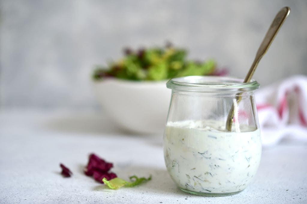 Aderezo con el yogur como ingrediente protagonista