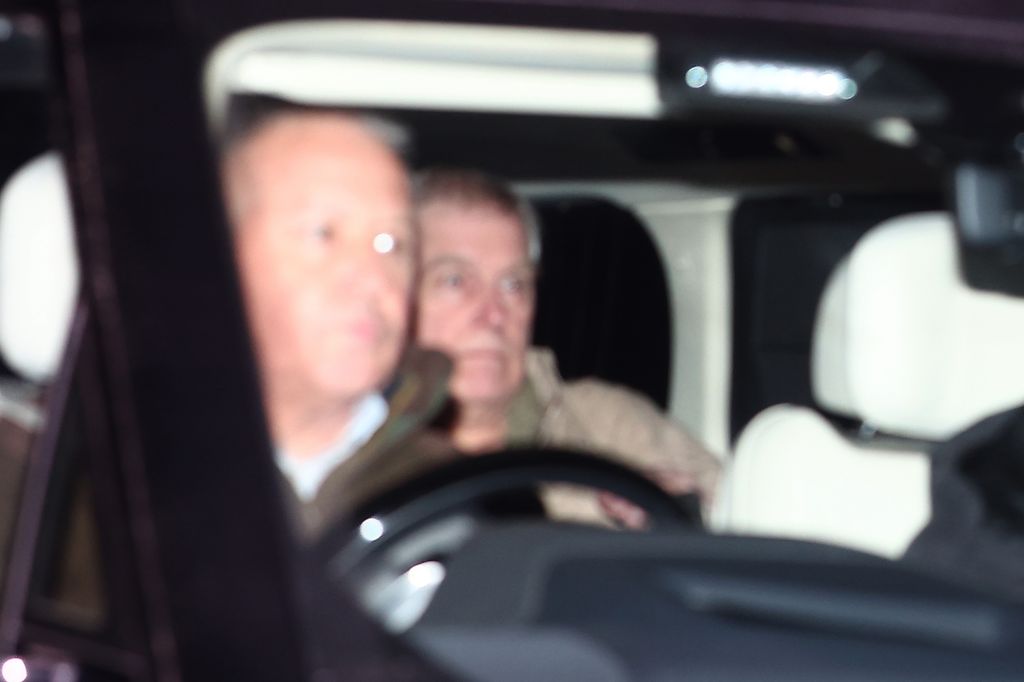 Andrew Mountbatten-Windsor fue visto saliendo tras ser puesto en libertad