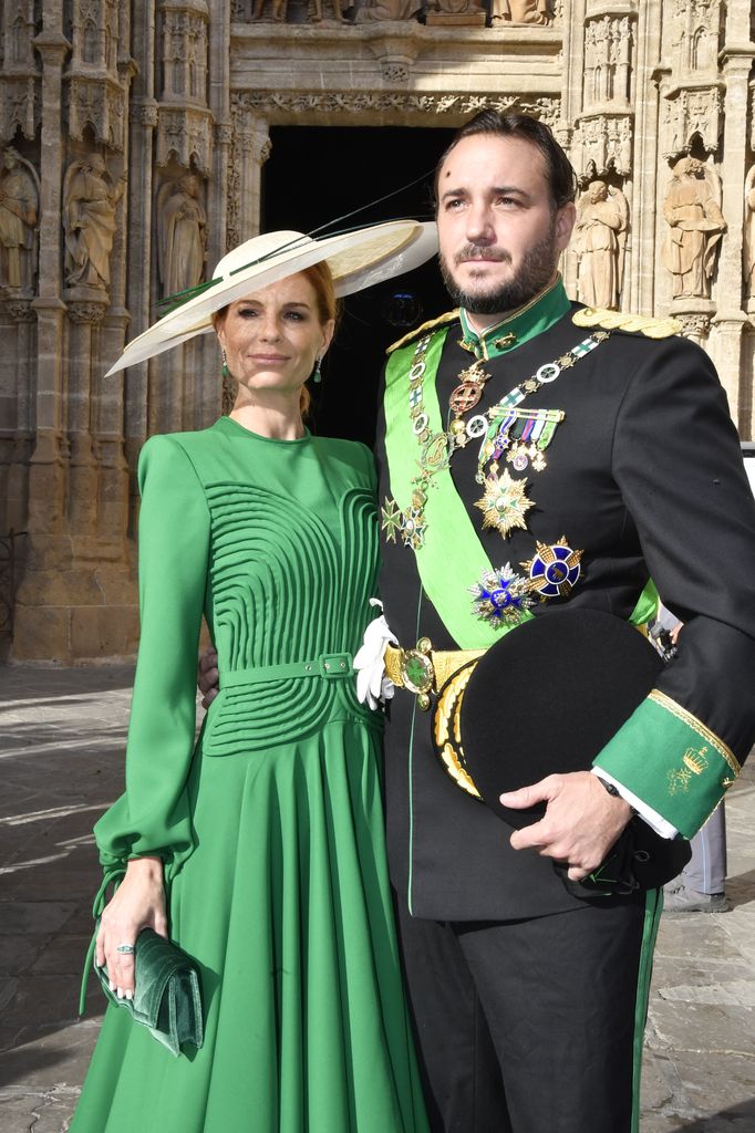 Olivia de Borbón junto a su hermano, Francisco, el día de su boda con Sophie Karoly