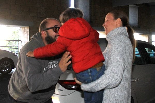 Su relación con Kiko Rivera ha evolucionado desde unos primeros tiempos en los que el intercambio del niño se realizaba a través de terceras personas para evitar encontrarse a la actualidad, en la que ambos ejercen de padres responsables y acuden a entregar al niño en las fechas acordadas con rostro sonriente e incluso intercambiando algunas palabras entre ellos
