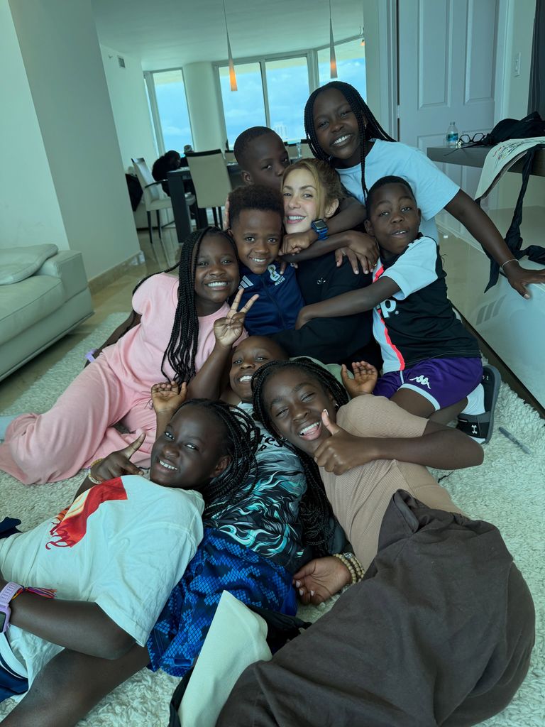 Con unas bellas palabras, Shakira se despidió de los Ghetto Kids, asegurando que el amor que recibió de ellos es indescriptible. 