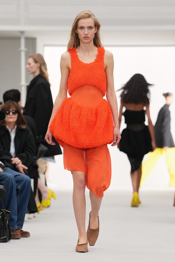 Paris Fashion Week: desfile de Loewe (Primavera/Verano 2027)