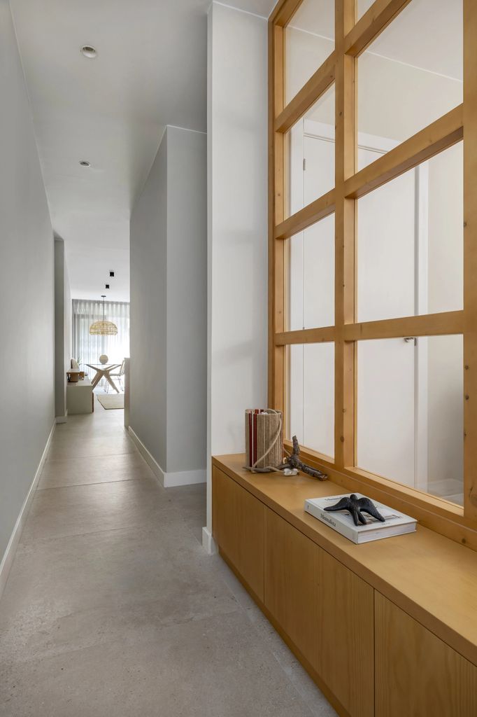 Mueble a medida con banco corrido y cerramiento