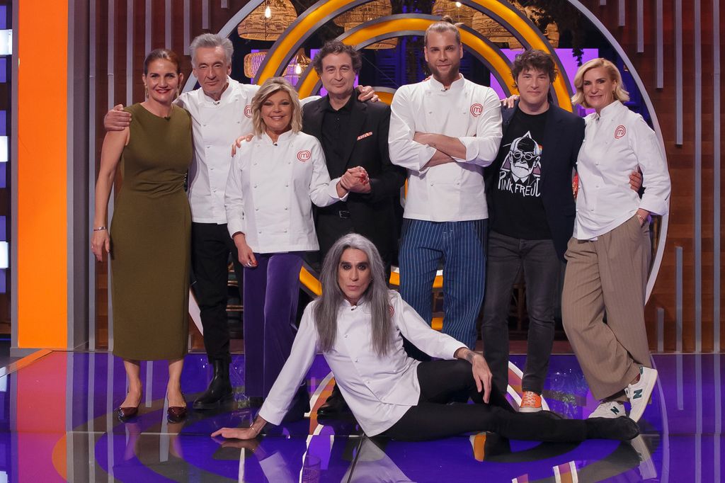 Varios rostros conocidos, ex concursantes de 'MasterChef Celebrity' acuden al plató durante la prueba de eliminación