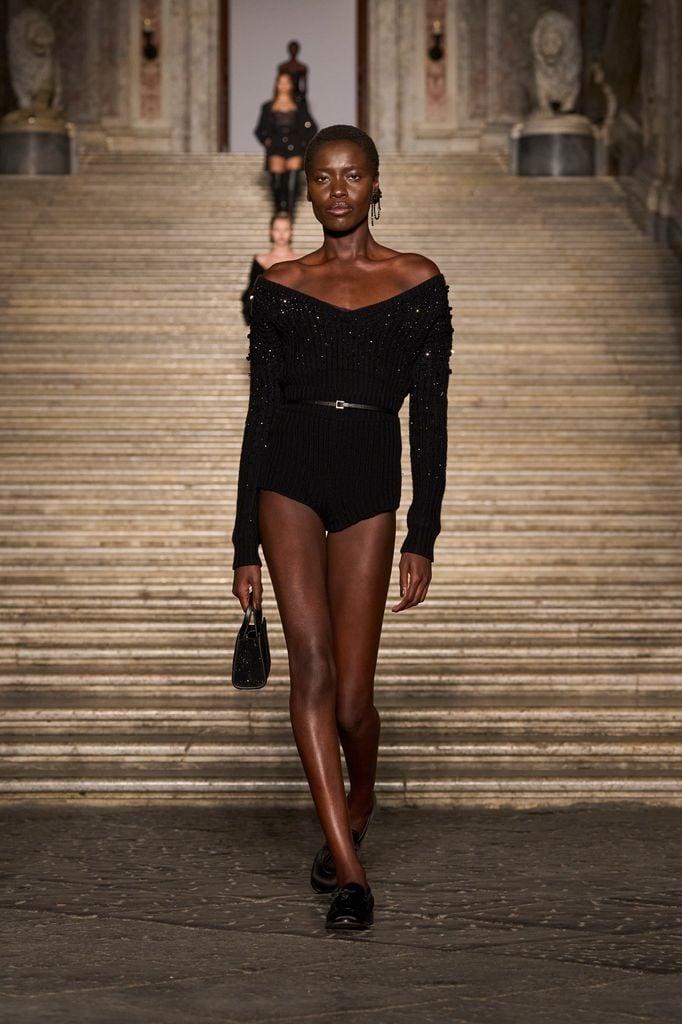 Max Mara: desfile de la colección Resort 2026 en Nápoles