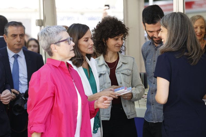 Reina Letizia en la Feria del Libro