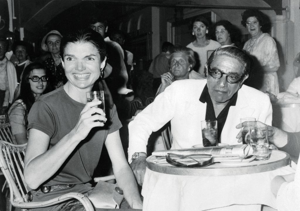 Jackie y Aristóteles Onassis, durante un crucero por el Mediterráneo