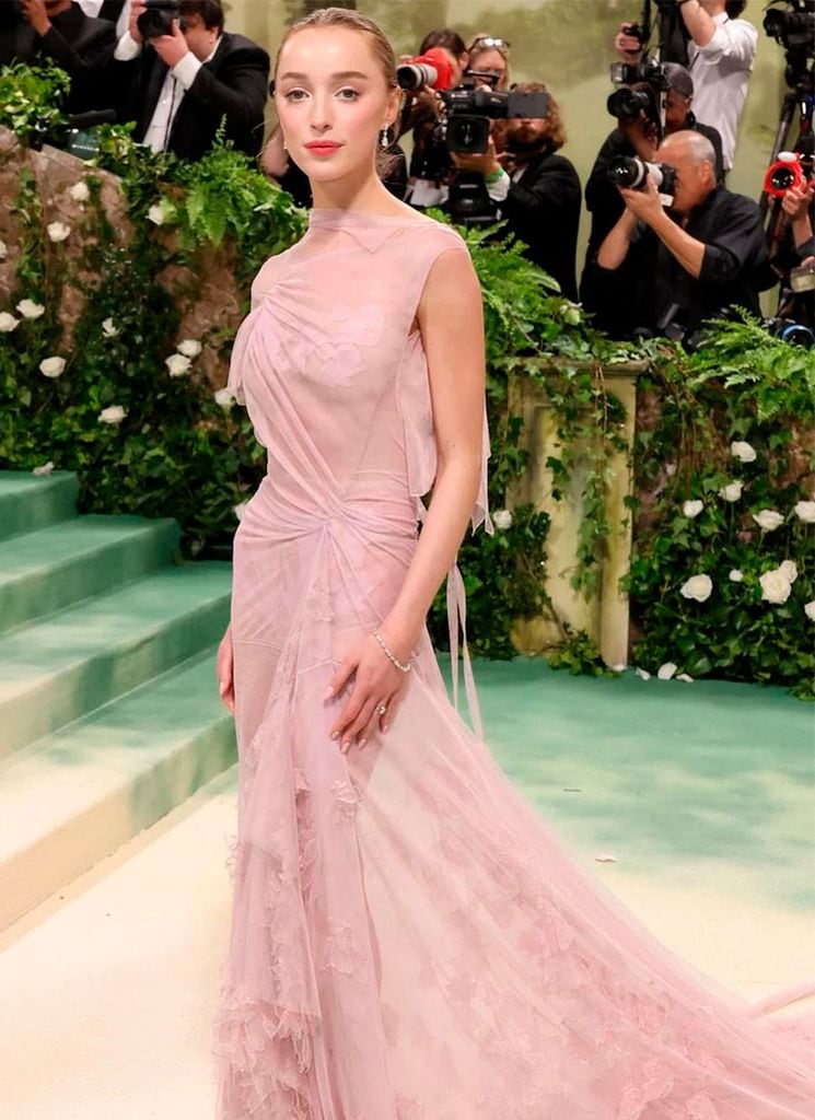 MET Gala 2024 Phoebe Dynevor