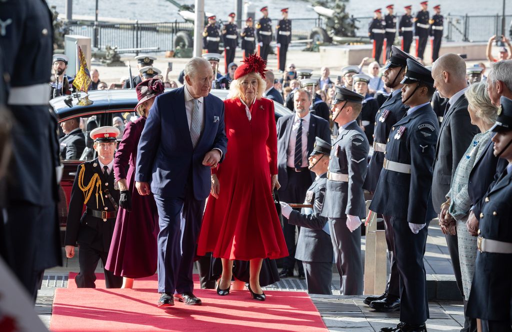 Los reyes Carlos y Camilla, a su llegada al parlamento galés