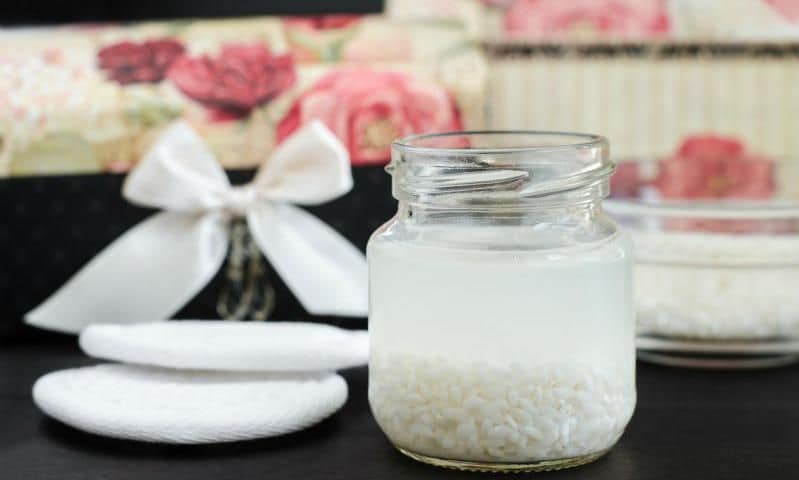 agua-arroz-frasco-vidrio