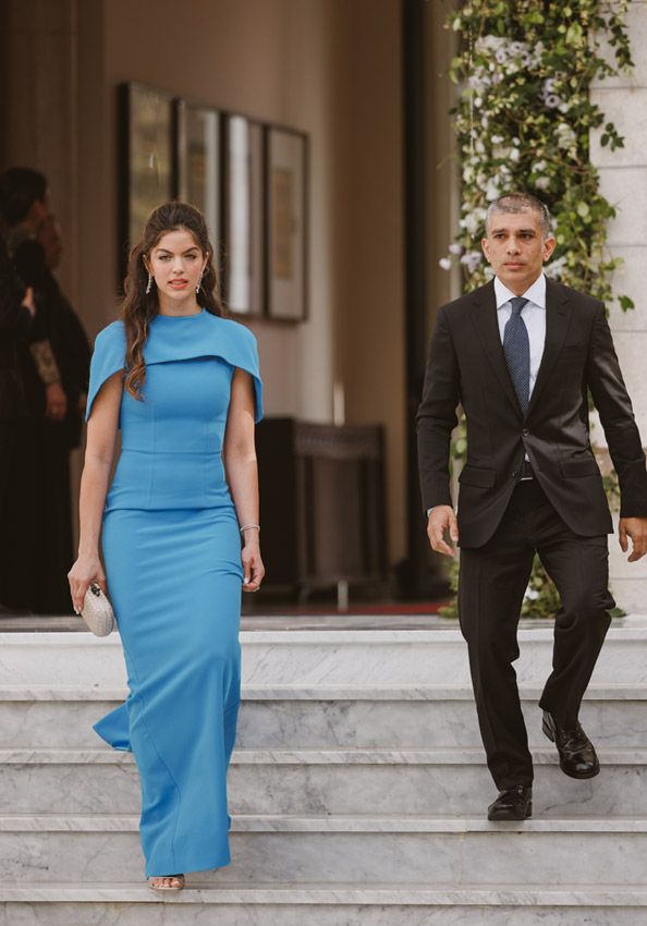 Zeina, la princesa de Jordania que se inspiró en el vestido rojo de Meghan Markle para la boda de Hussein y Rajwa