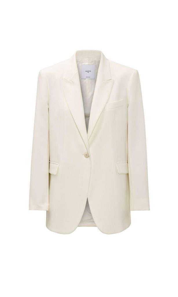 Blazer blanca (c.p.v.), de Mirto.