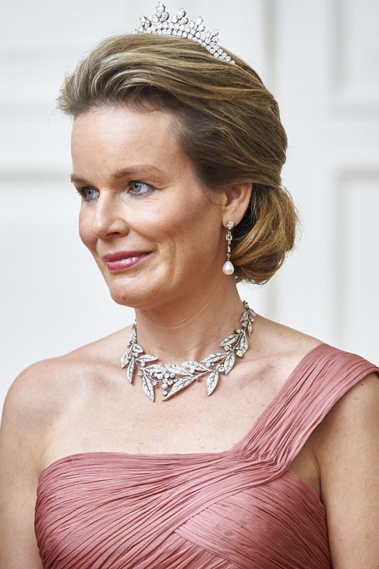 Ingrid de Noruega, Amalia de Holanda y Elisabeth de Bélgica: ¿Qué tiara escoger para un gran debut?