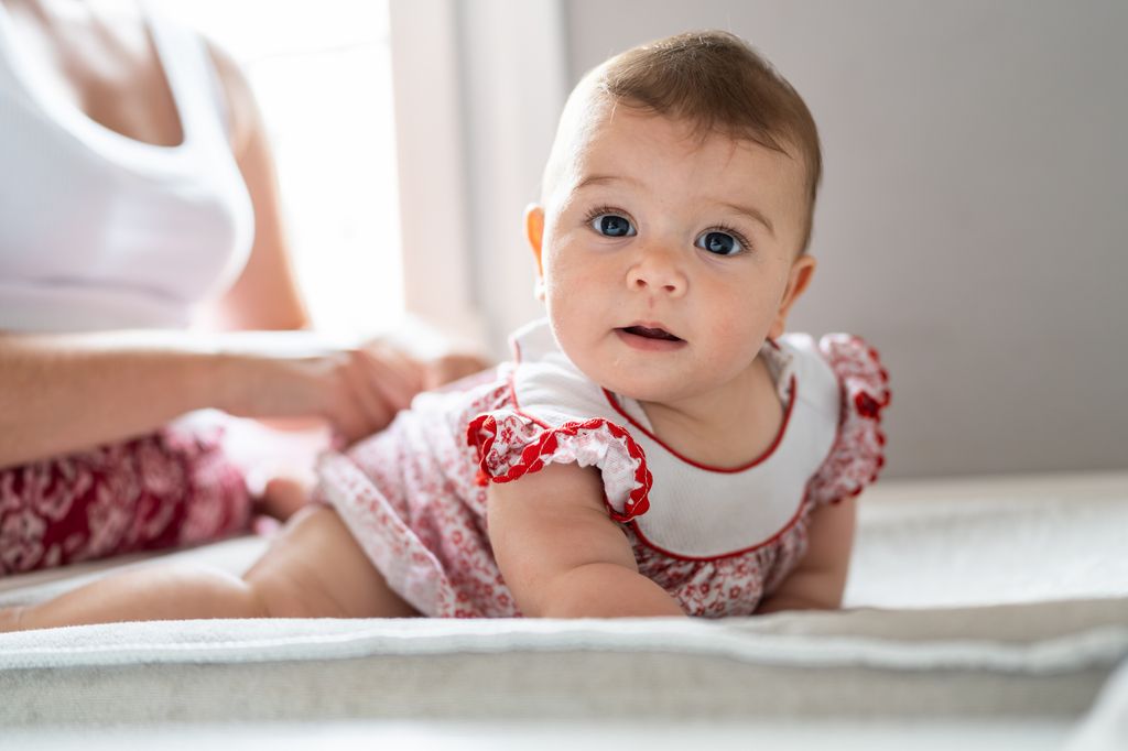 Bebé niña