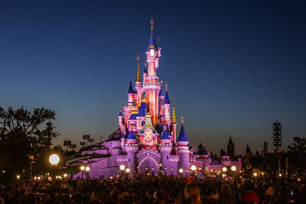Vista nocturna de Disneyland París