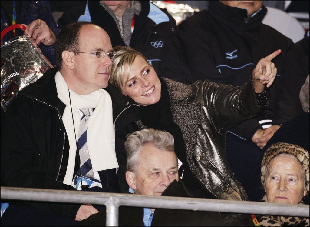Dos imágenes del 10 de febrero del 2006 en Turín, Italia