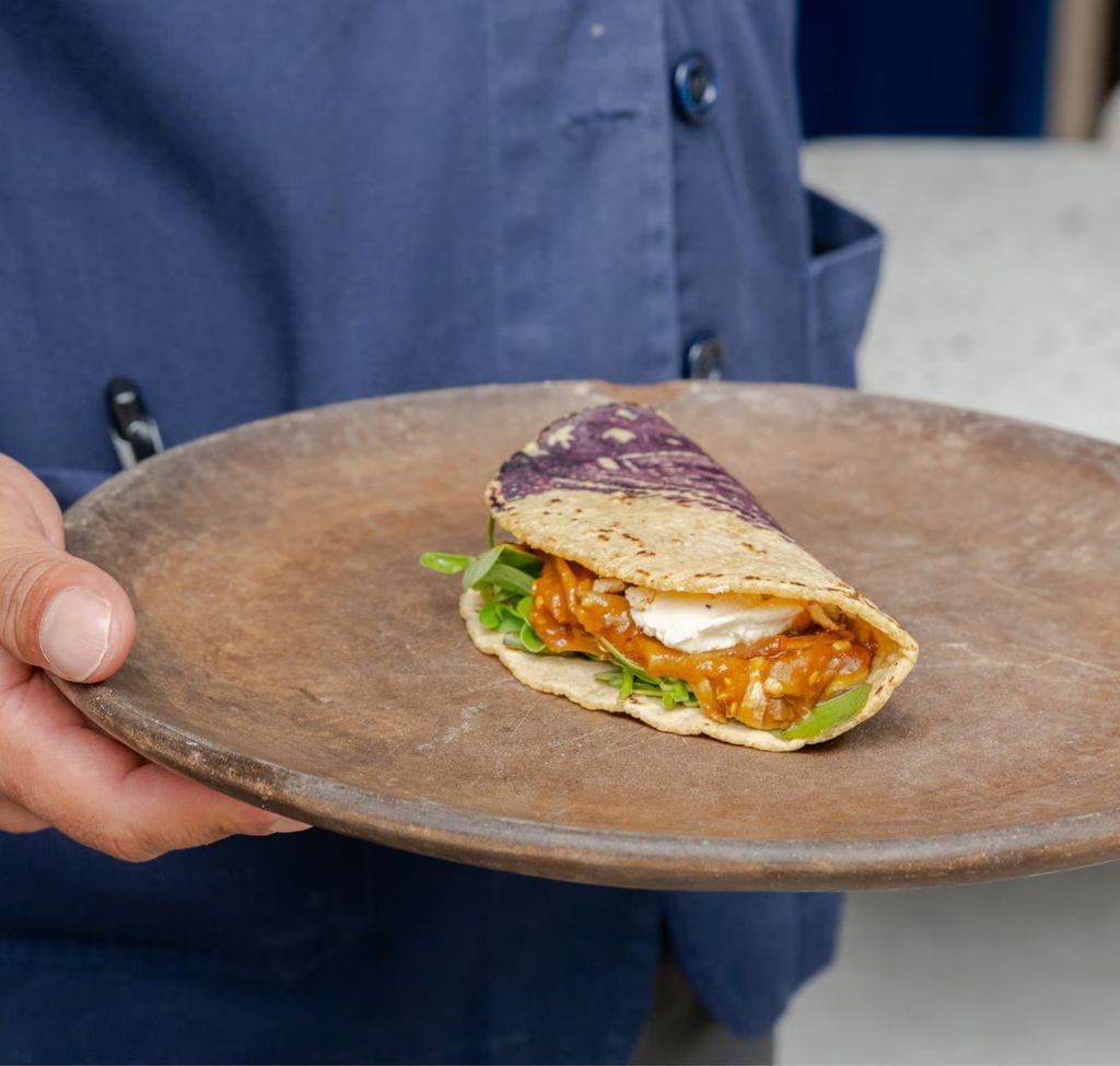 La experiencia en el restaurante empieza y termina en el maíz; lo usamos en bebidas, entradas, platos fuertes y postres" nos comparte el chef originario de Torreón