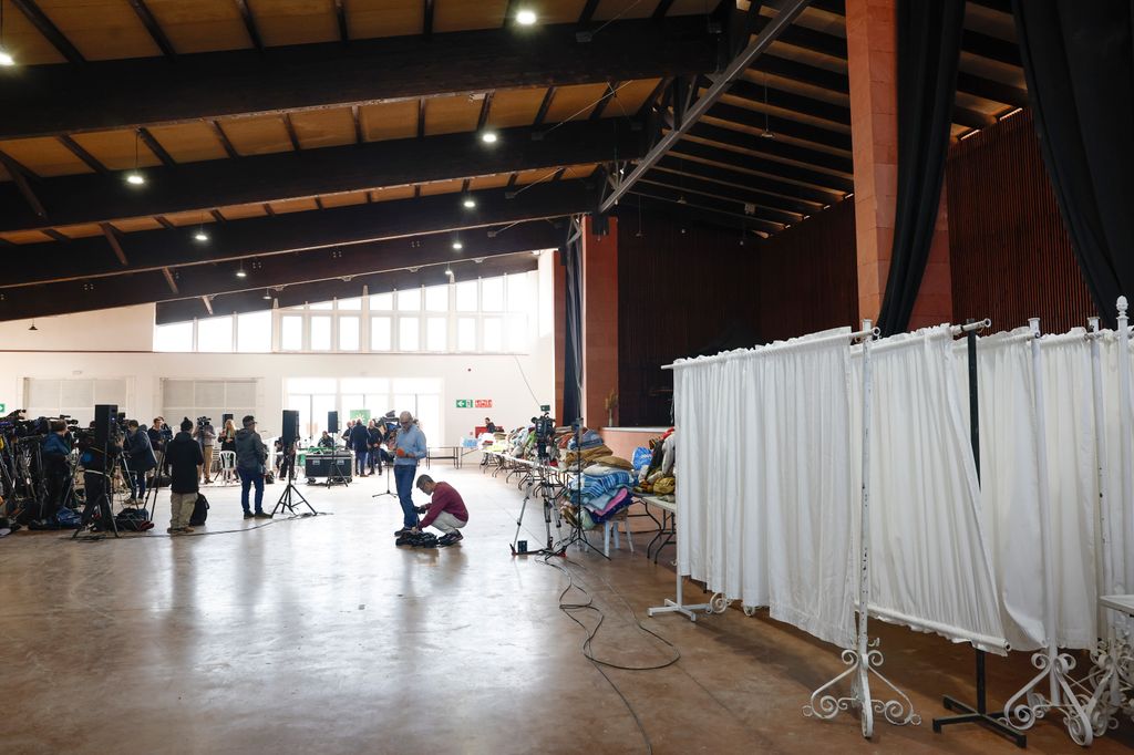 El pabellón municipal de Adamuz, convertido en un centro de ayuda para los afectados