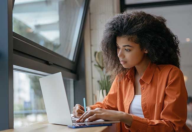 ¿Nos volvemos más productivos trabajando menos horas? 