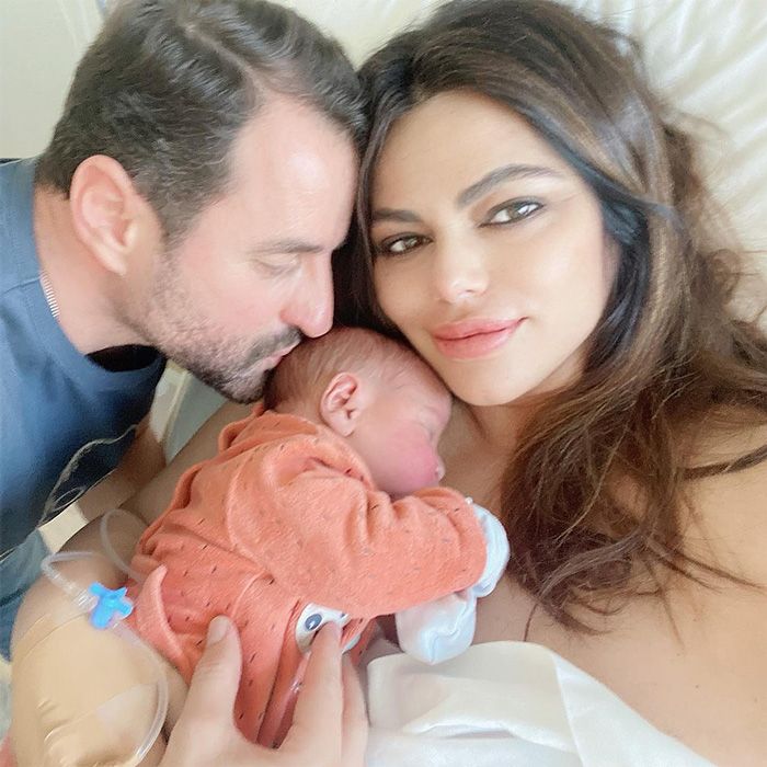 marisa jara con su hijo y su pareja Miguel Almansa