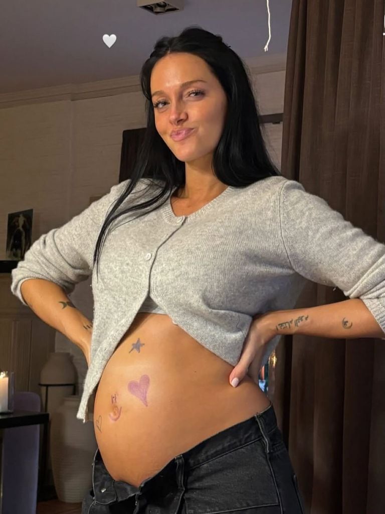 Oriana Sabatini celebró un íntimo baby shower en su natal Argentina.