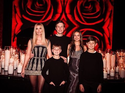 Ivanka Trump celebrando el 45 cumpleaños de su marido Jared Kushner.