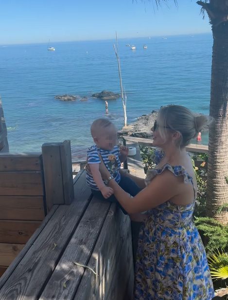 Fani Stipkovic con su hijo en Marbella