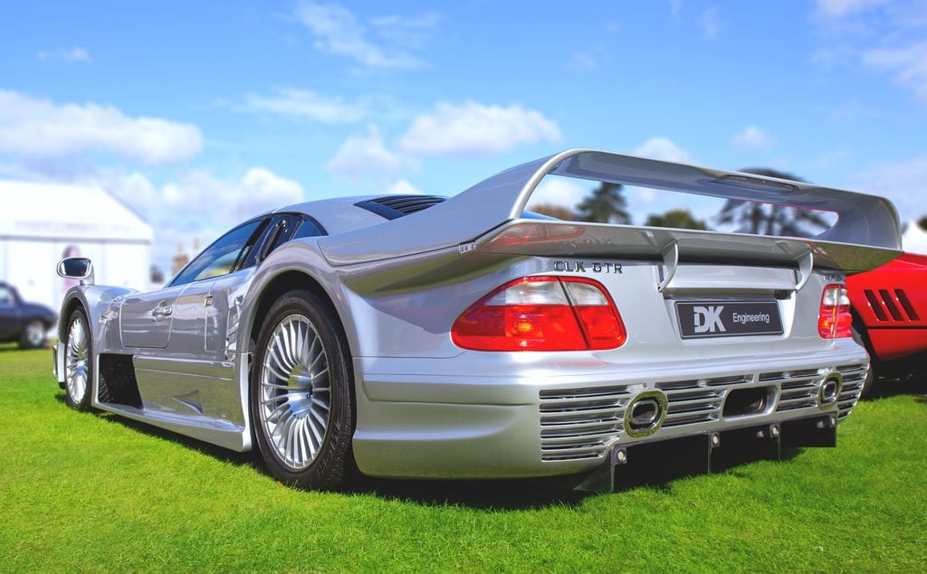 El Mercedes CLK GTR fue considerado en su lanzamiento el coche de producción más caro del mundo, según el Guinness World Records