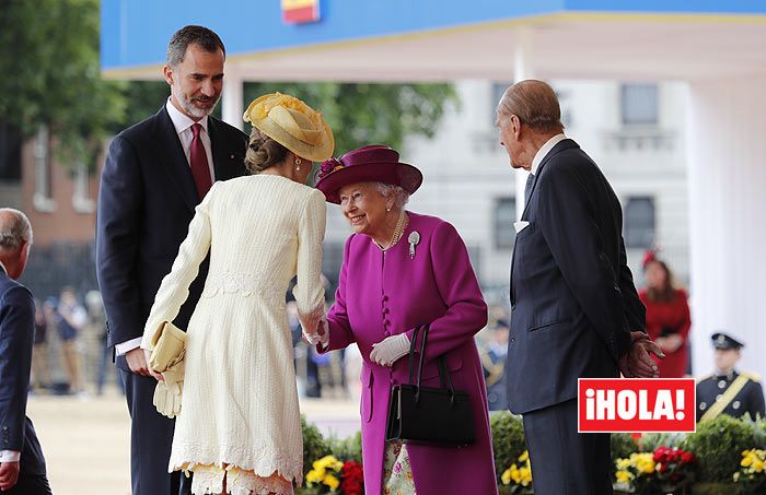 Los Reyes de España con Isabel II y Felipe de Edimburgo
