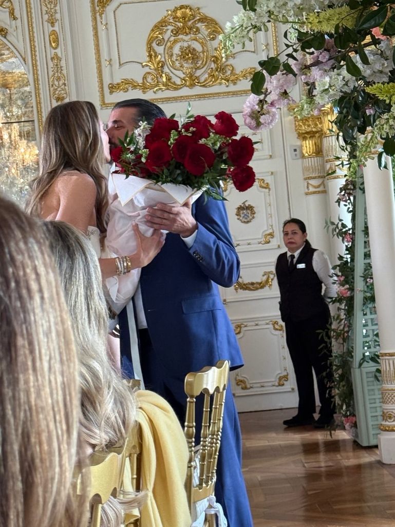 Donald Trump Jr y Bettina Anderson derrocharon amor en la despedida de soltera.