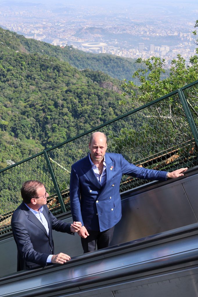 El príncipe Guillermo tiene una agenda intensa en Brasil durante un viaje oficial de tres días en torno a la entrega de sus premios y la protección del medioambiente