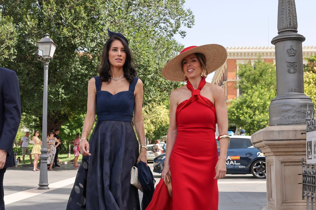 Lidia Bedman, de rojo